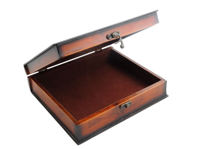 Fa ékszertartó doboz: ideális ajándék ékszergyűjtőknek!